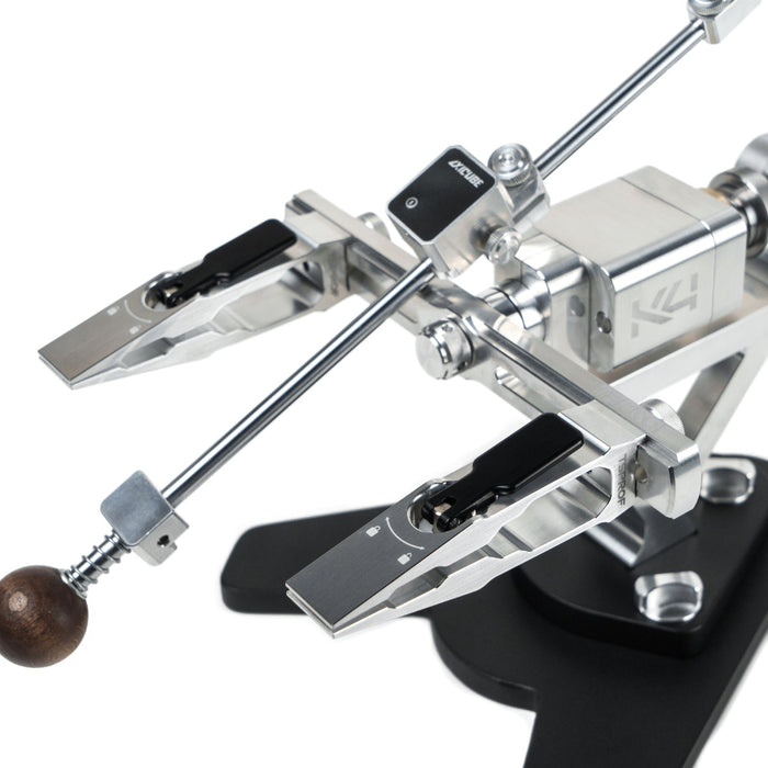 Close-up of TSPROF Axicube Swift and Quick clamps.