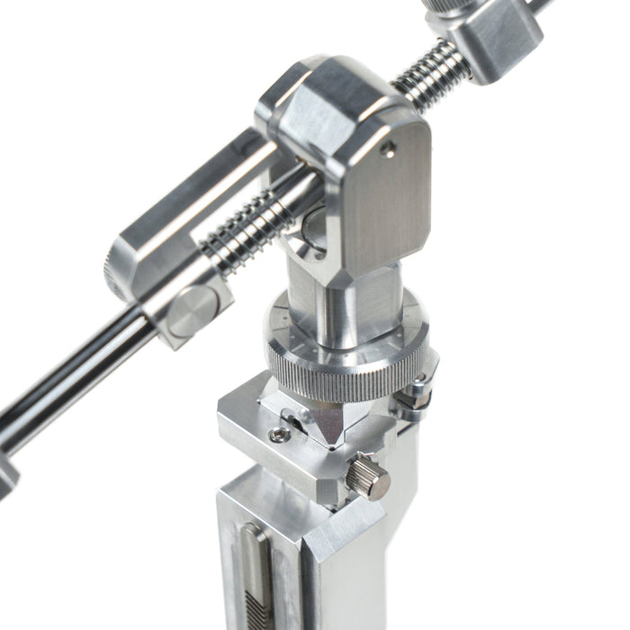 Close-up picture of the K4 angle micro adjustment unit