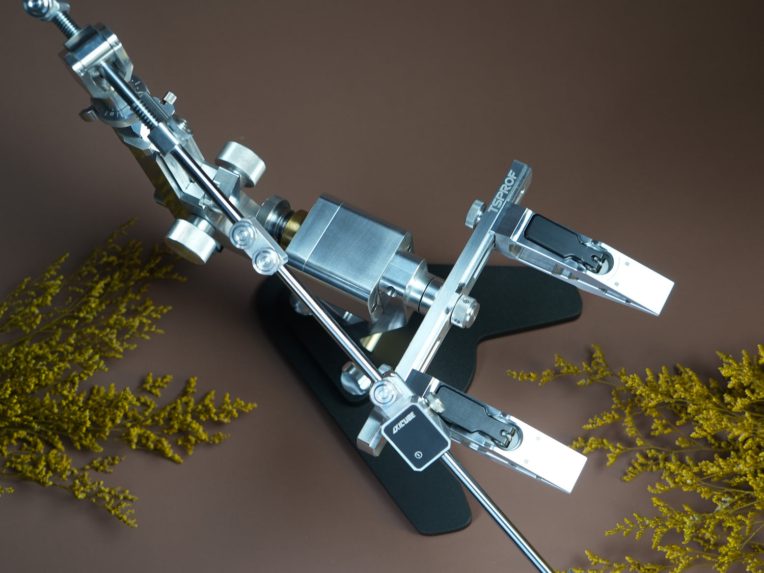 Upgraded knife turning mechanism